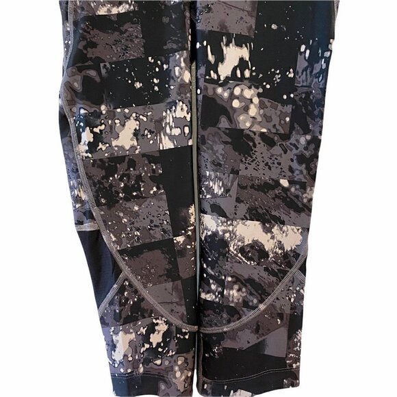 Under Armour Heat Gear Womens Fly Fast Printed Capri Pants Black Small NEW - Picture 4 of 10